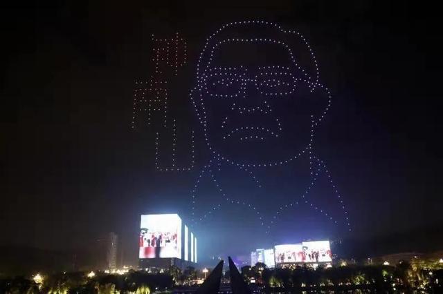 夜空中最亮的星！廣州1200架無人機(jī)致敬人才(圖1)