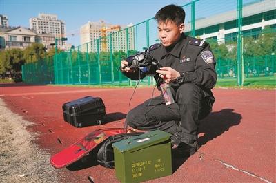 警用無人機時代已至，王牌“飛行員”圓夢(圖1)