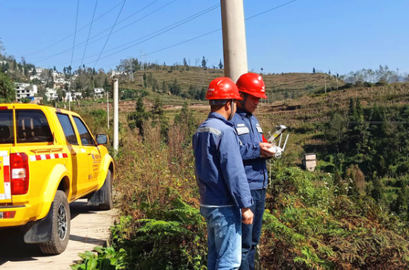 水城供電局使用無人機巡線模式,保障電網(wǎng)用電高(圖2)