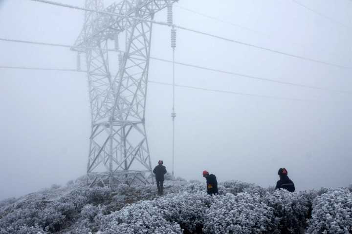 千里眼工業(yè)無人機(jī)在電力巡檢中發(fā)揮優(yōu)勢(shì)(圖1)