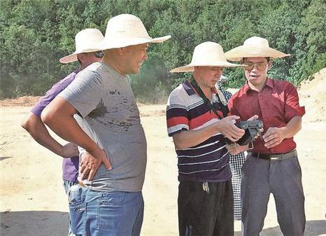無人機(jī)培訓(xùn)到田頭，農(nóng)民“飛手”上線(圖1)